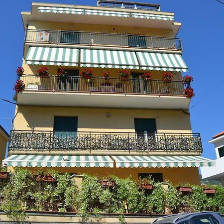 Апартаменты Casa Rosetta Ноли Экстерьер фото